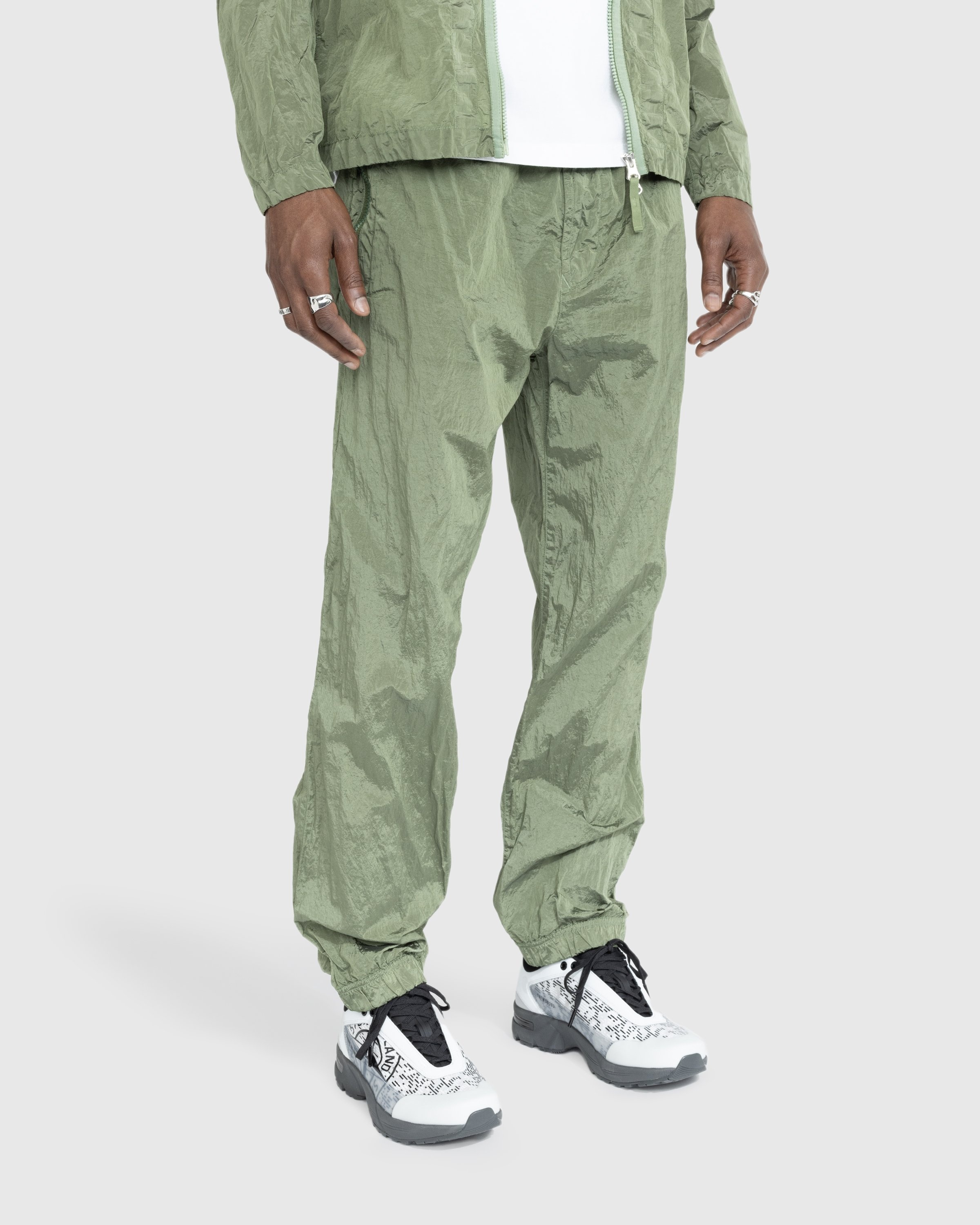 Stone Island Pantalone Loose Green 31019 Highsnobiety Shop